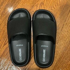 Cushionnaire slides